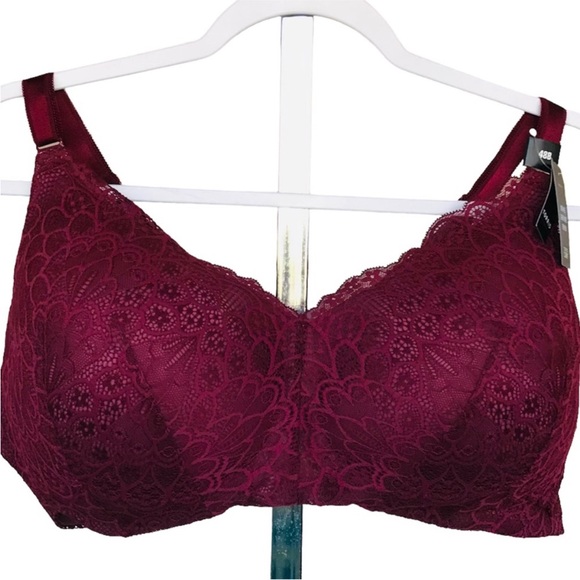 New Torrid Curve Wire Free
Lightly Lined 360 Back Smoothing
Bra Size 48B - Picture 2 of 7